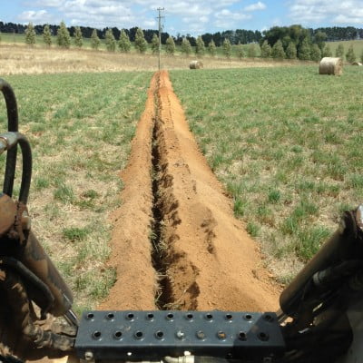 Power Trench with bobcat chain trencher 150mmx900mm deep